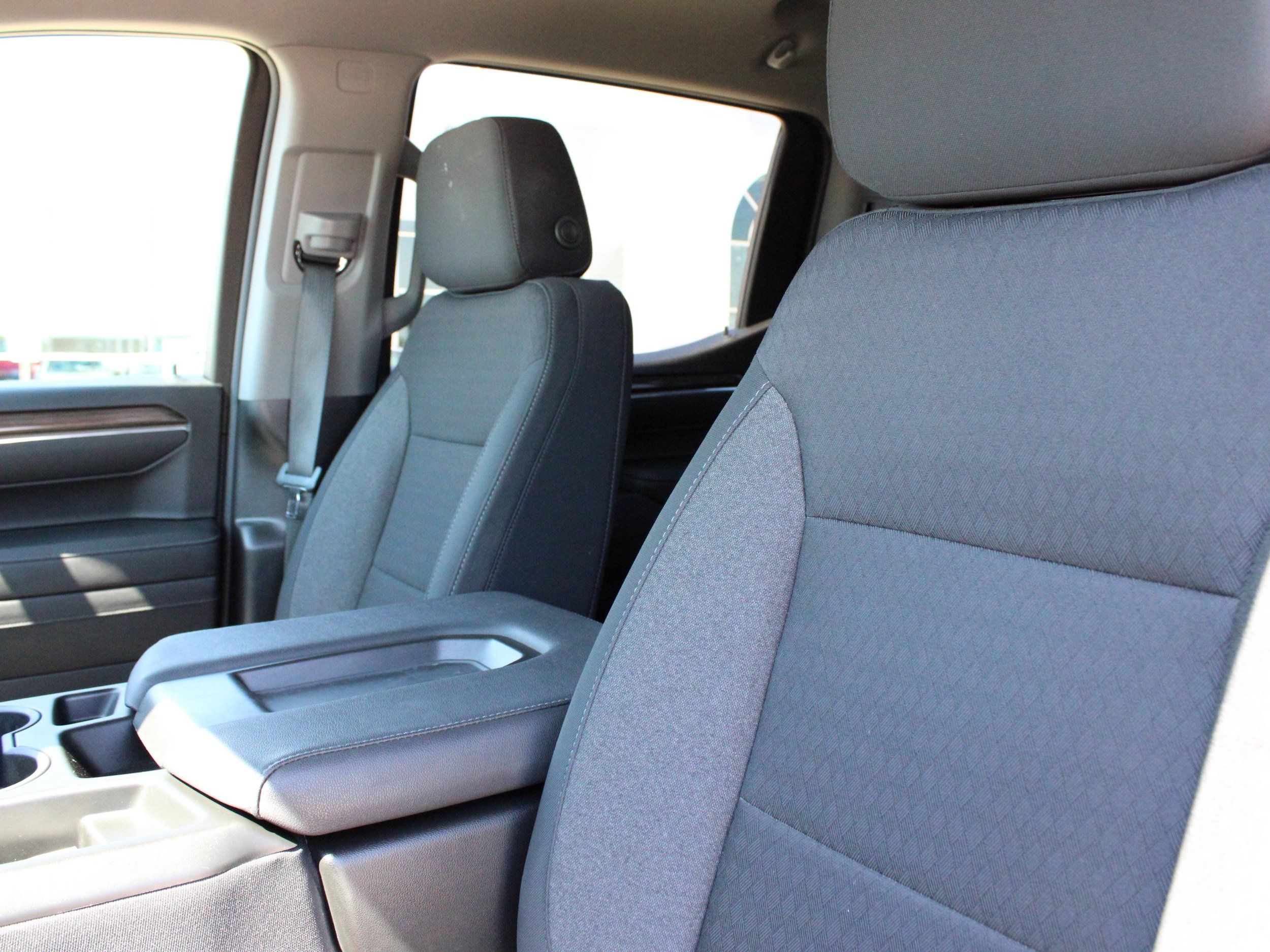Used 2024 Chevrolet Silverado 1500 LT w/ Safety Package AWD/4WD image 35