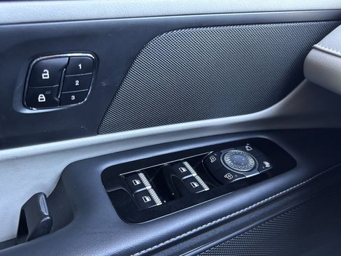 Used 2024 Lincoln Nautilus Reserve image 24