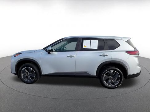 Used 2025 Nissan Rogue SV FWD image 9