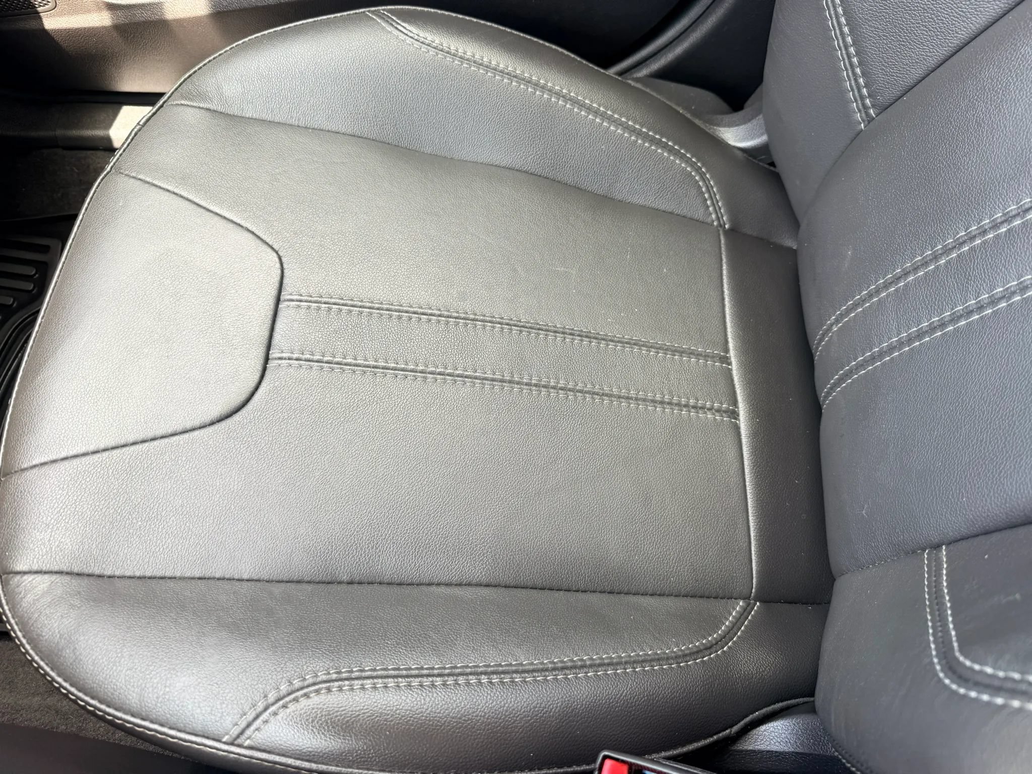 Used 2014 Ford Focus SE w/ Equipment Group 201A FWD image 34