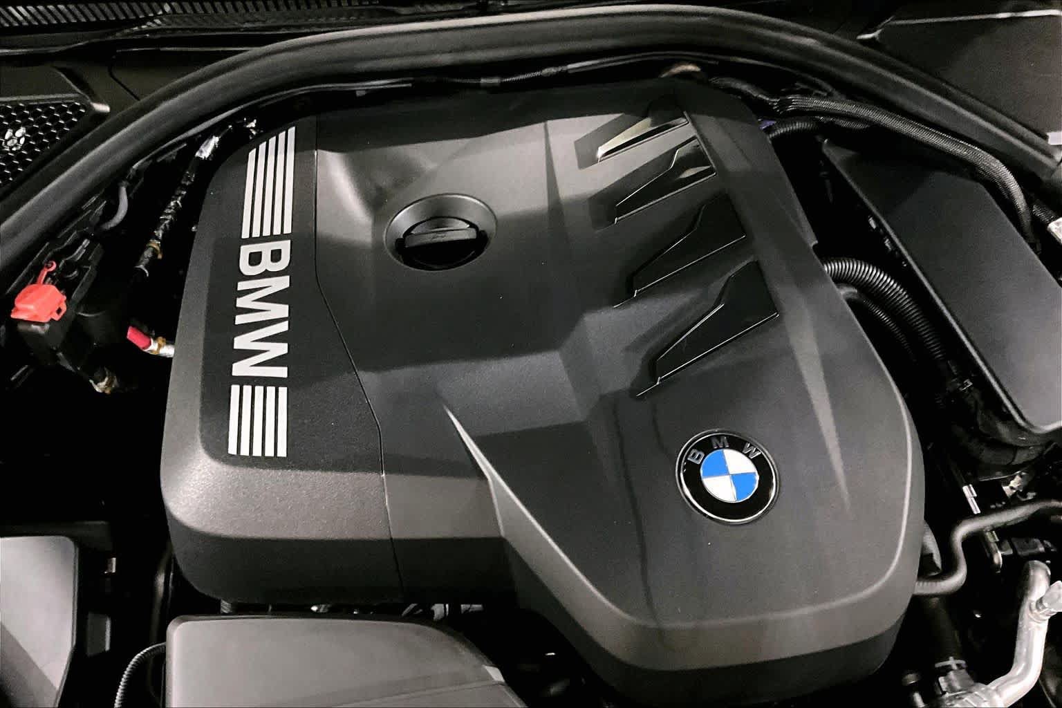 Used 2025 BMW 330i xDrive Sedan w/ Premium Package AWD/4WD image 30
