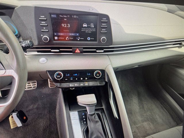 Used 2025 Hyundai Elantra Sport FWD image 10