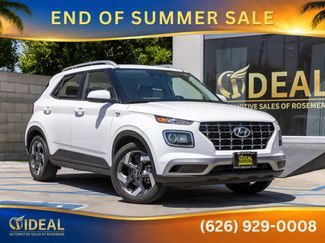 Used 2025 Hyundai Venue SEL FWD video 1
