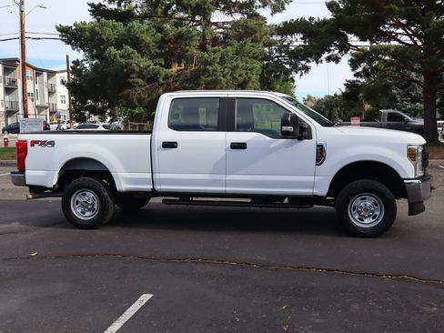 Used 2019 Ford F250 XL w/ Power Equipment Group AWD/4WD image 3