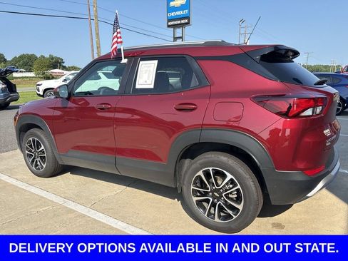Used 2025 Chevrolet TrailBlazer LT AWD/4WD image 6