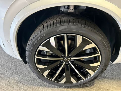 New 2026 Volvo XC90 B6 Plus w/ Protection Package Premier image 8