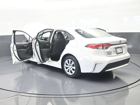 Used 2021 Toyota Corolla LE FWD image 65