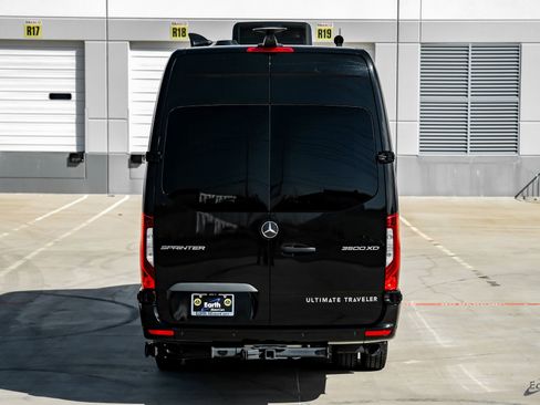 Used 2023 Mercedes-Benz Sprinter 3500 image 13