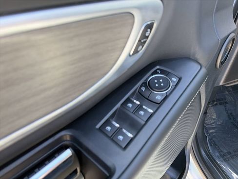 Used 2025 Ford Expedition Platinum AWD/4WD image 18