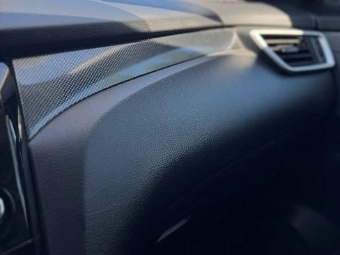 Used 2016 Nissan Rogue SL w/ SL Premium Package AWD/4WD image 32