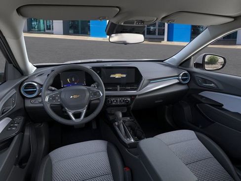 New 2026 Chevrolet Trax LT w/ Driver Confidence Package image 16