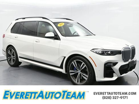 Used 2019 BMW X7 xDrive50i w/ M Sport Package AWD/4WD image 1