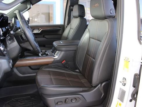 Used 2024 Chevrolet Silverado 3500 High Country w/ High Country Premium Package image 25