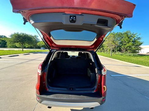 Used 2017 Ford Escape SE FWD image 10