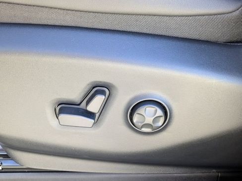 New 2026 Chrysler Pacifica Select AWD/4WD image 19