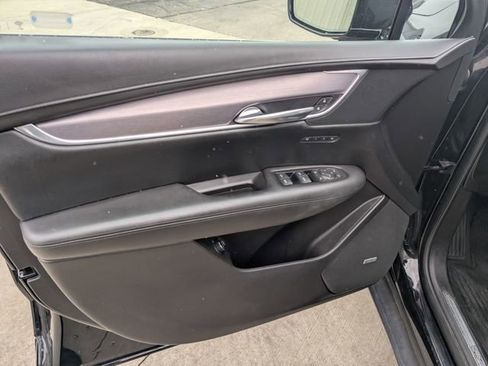 Used 2018 Cadillac XT5 Luxury w/ Driver Awareness Package image 15