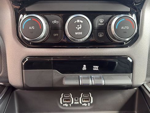Used 2020 RAM 1500 Big Horn AWD/4WD image 19