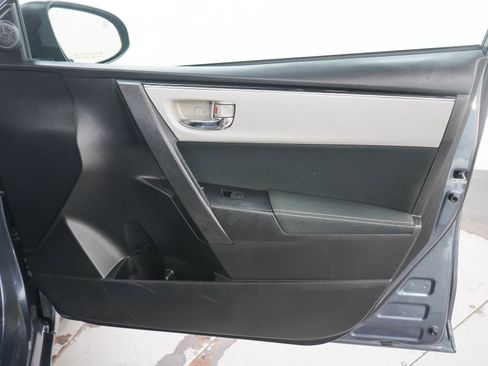 Used 2017 Toyota Corolla LE FWD image 9