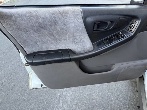 Used 2001 Subaru Forester S image 13