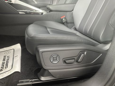 Used 2025 Audi Q5 Premium Plus w/ Premium Plus image 11