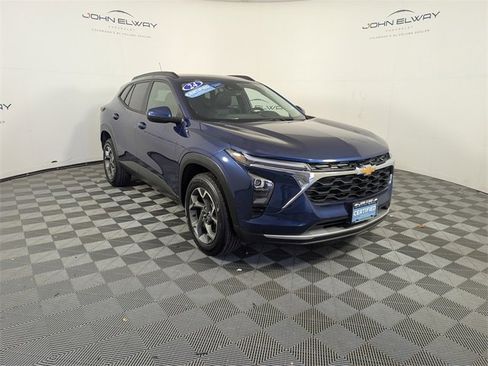 Certified 2024 Chevrolet Trax LT w/ Driver Confidence Package image 7