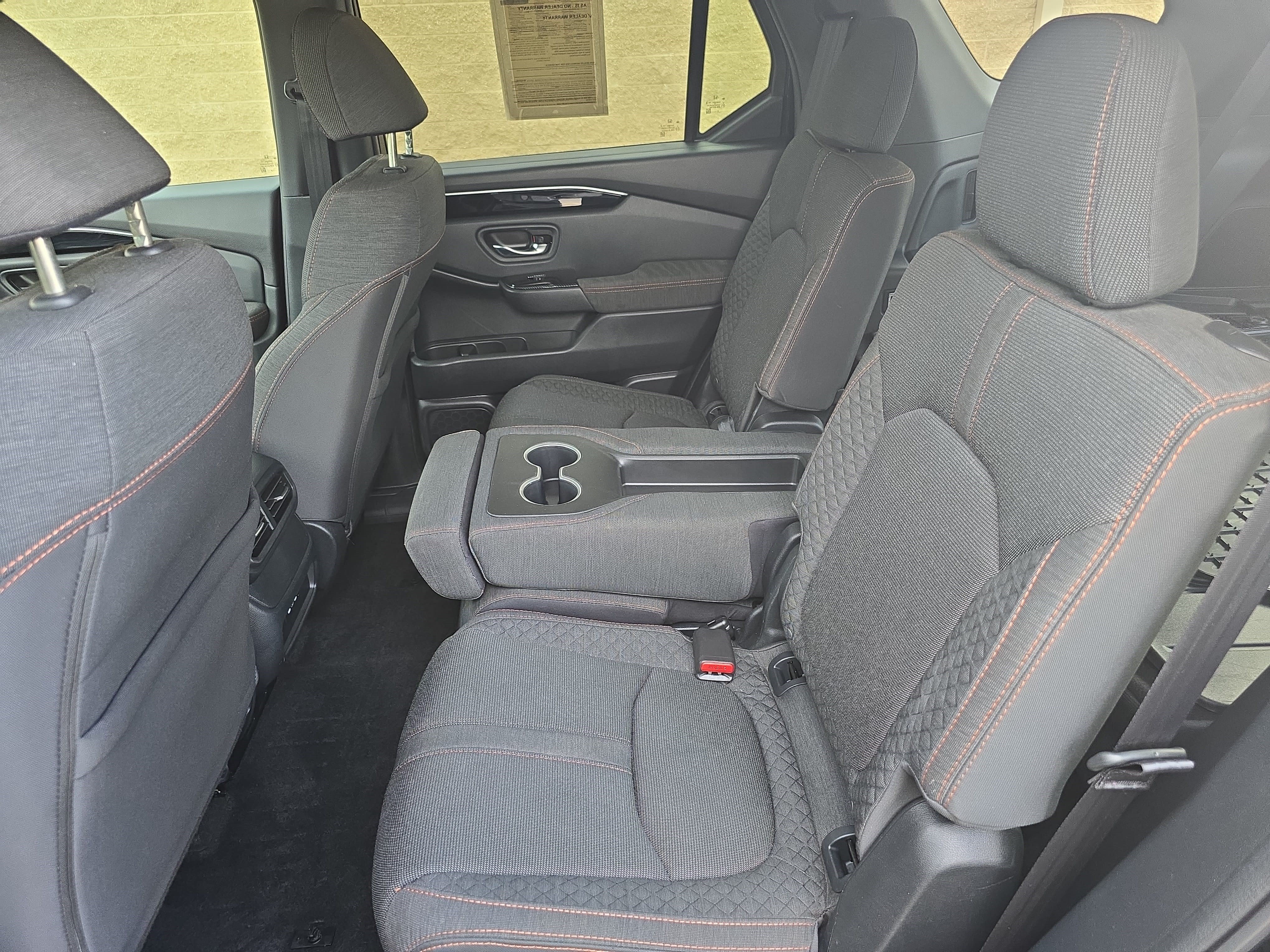 Used 2025 Honda Pilot Sport image 14