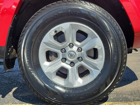 Used 2023 Toyota 4Runner SR5 image 5