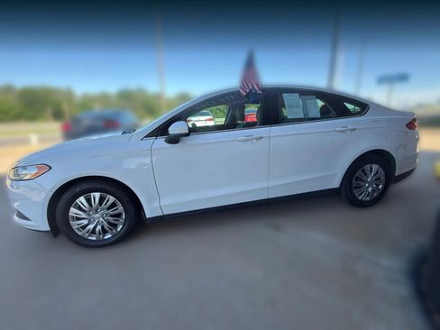 Used 2013 Ford Fusion S FWD image 5