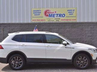 Used 2022 Volkswagen Tiguan SE image 1