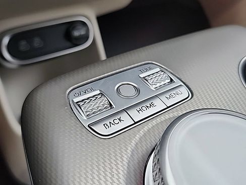 Used 2024 Genesis GV60 RWD image 24