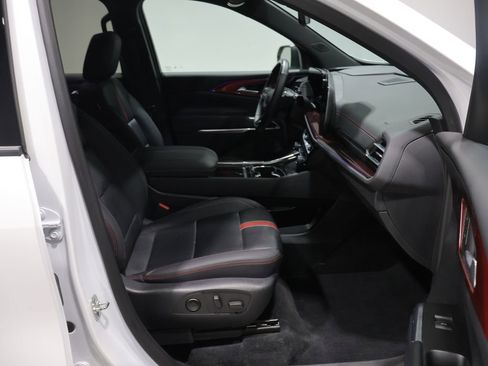 Used 2024 Chevrolet Traverse RS w/ LPO, Floor Liner Package AWD/4WD image 22