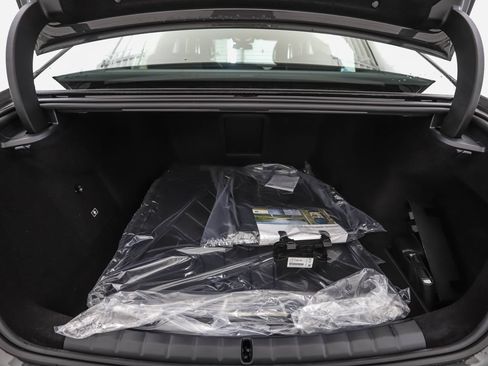 New 2026 BMW 750e xDrive w/ Executive Package AWD/4WD image 25