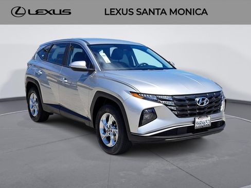 Used 2023 Hyundai Tucson SE AWD/4WD image 3