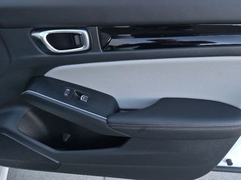 Certified 2025 Honda Civic Sport image 32