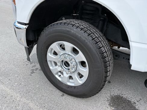 Certified 2024 Ford F250 XLT image 39