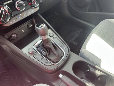 Used 2023 Hyundai Kona SEL AWD/4WD image 14