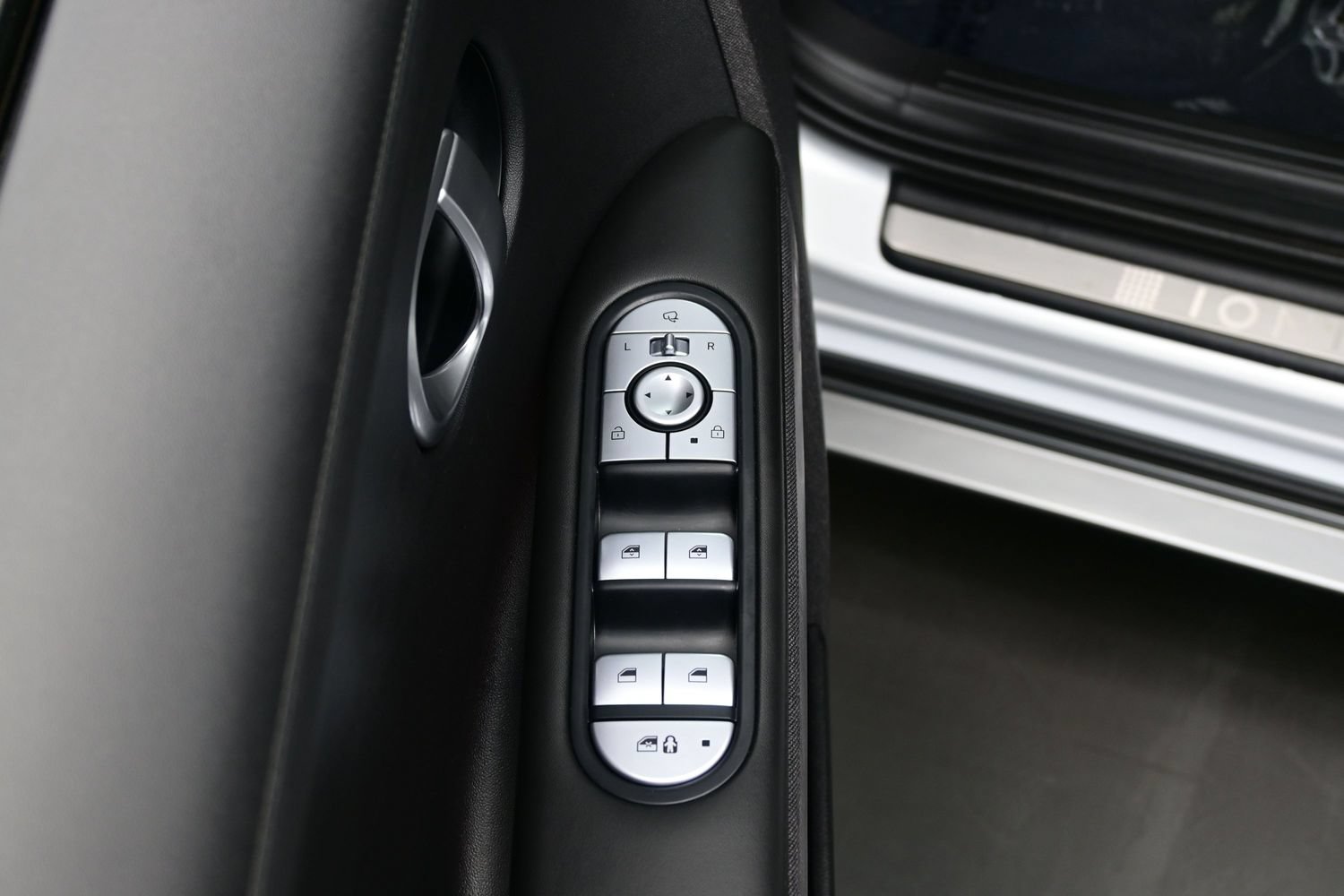 Certified 2024 Hyundai Ioniq 5 Limited AWD/4WD image 10