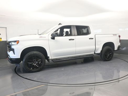 Used 2022 Chevrolet Silverado 1500 LT Trail Boss image 2