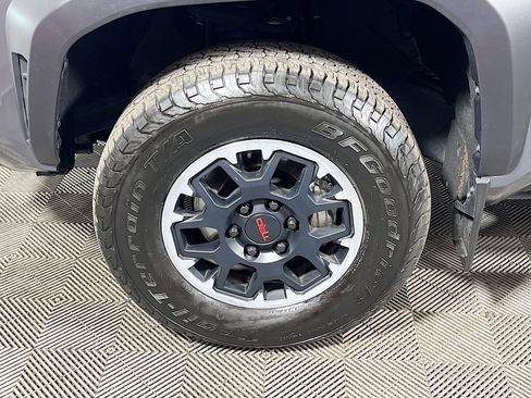 Certified 2024 Toyota Tacoma TRD Off-Road AWD/4WD image 27