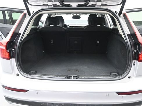 Used 2025 Volvo V60 B5 Cross Country Plus AWD/4WD image 20
