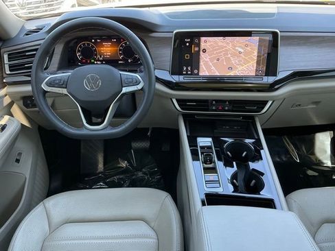 Used 2024 Volkswagen Atlas SEL image 14