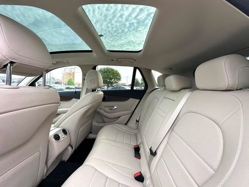 Used 2021 Mercedes-Benz GLC 300 4MATIC image 29