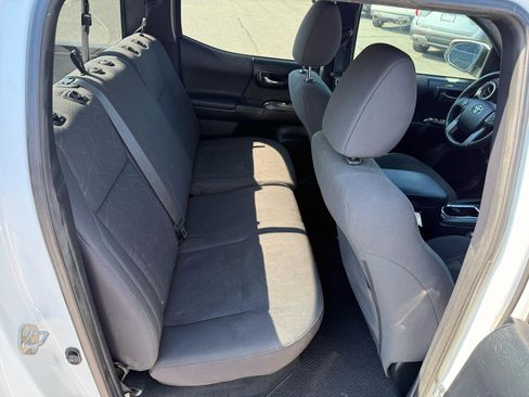 Used 2016 Toyota Tacoma TRD Sport w/ Towing Package image 15