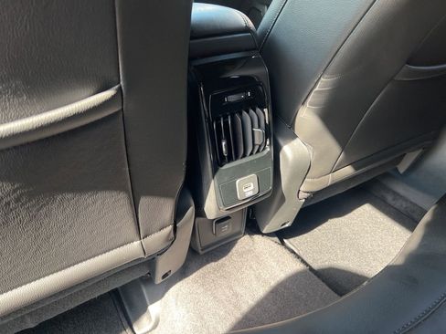 Used 2023 Jeep Compass Limited image 21