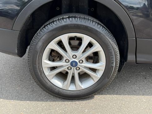Used 2019 Ford Escape SE FWD image 11