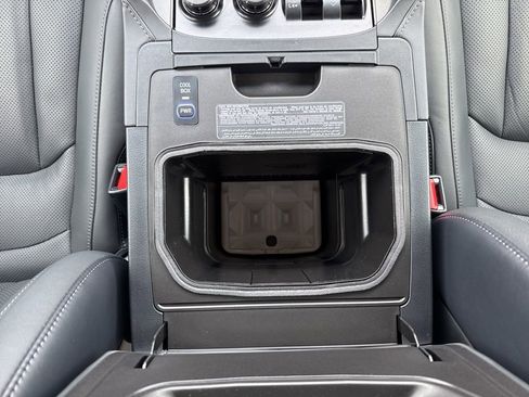 Used 2021 Lexus LX 570 4WD w/ Luxury Package image 17