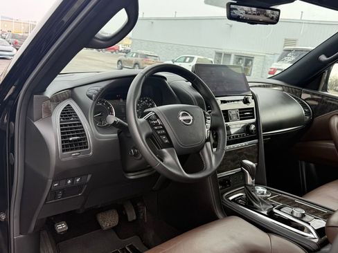 Used 2024 Nissan Armada Platinum w/ Captain's Chairs Package image 4