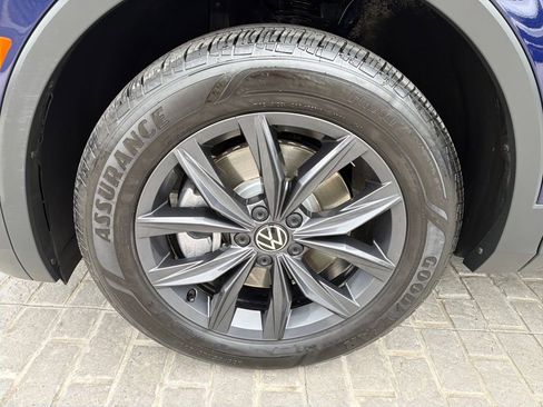 Certified 2022 Volkswagen Tiguan SE w/ Panoramic Sunroof Package image 27