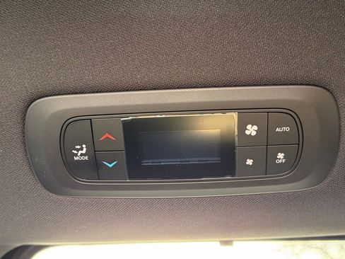 New 2026 Chrysler Pacifica Select image 29