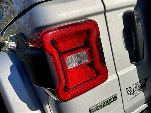 Used 2022 Jeep Wrangler Unlimited Rubicon w/ Steel Bumper Group image 32